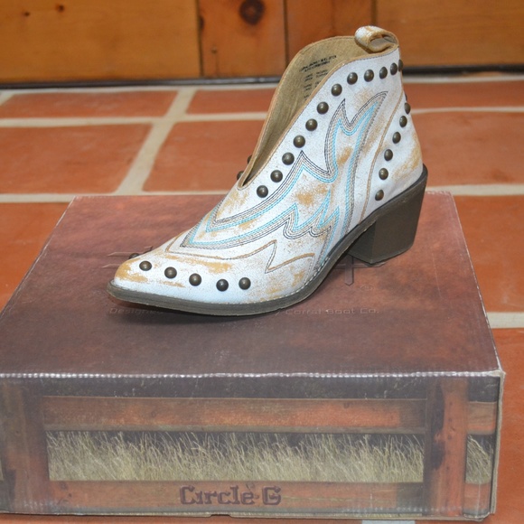 Embroidered Ankle Boots - White and Tan - Picture 4 of 6